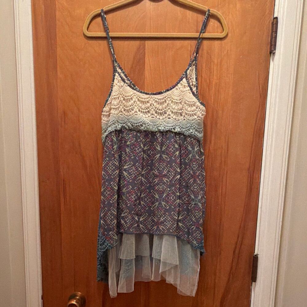 BKE Cami Crochet Lace Adjustable Handkerchief Hem Boho Whimsygoth Fairycore Y2K